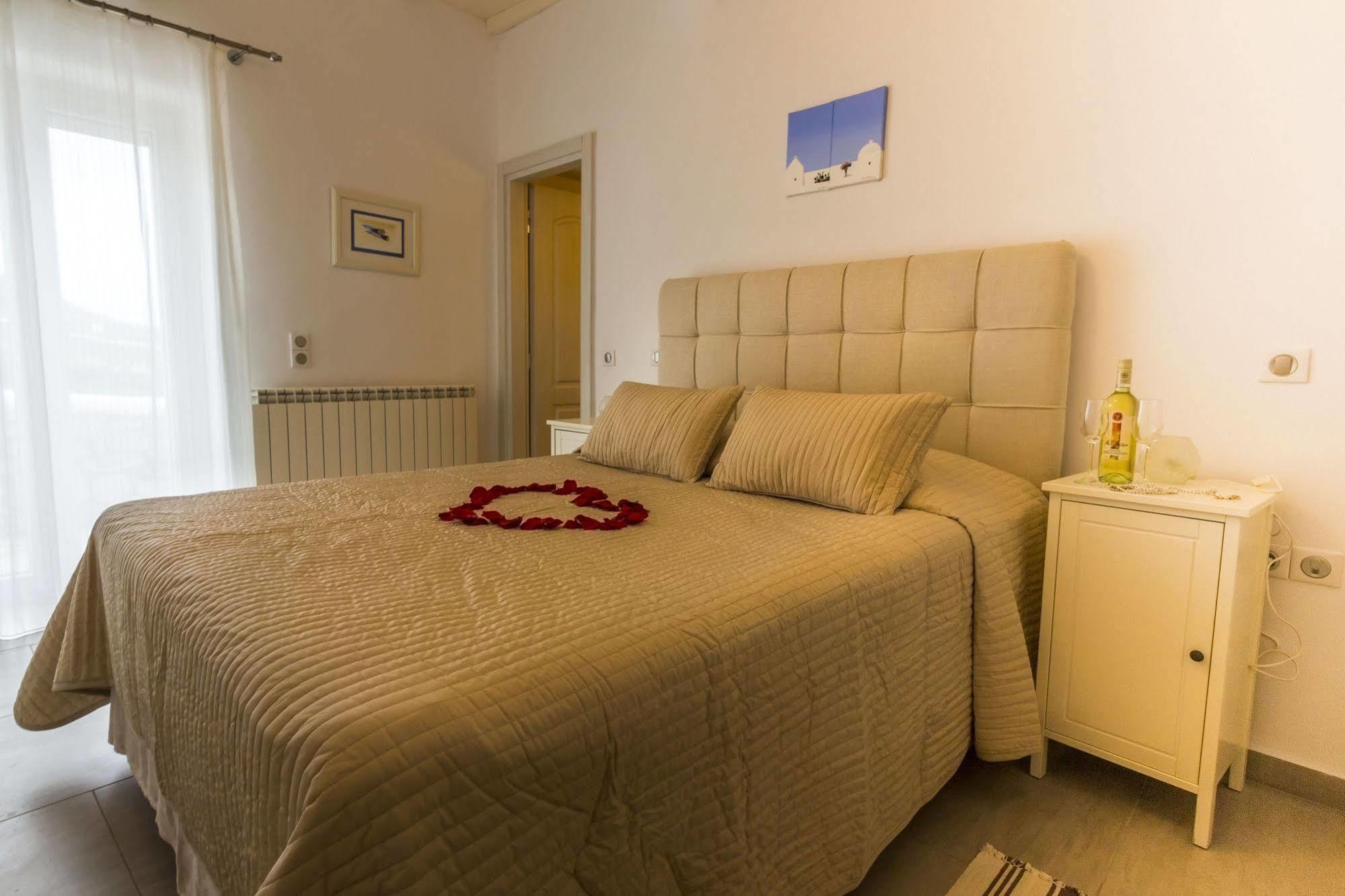 Lavish Suites Agios Ioannis Diakoftis Exterior photo